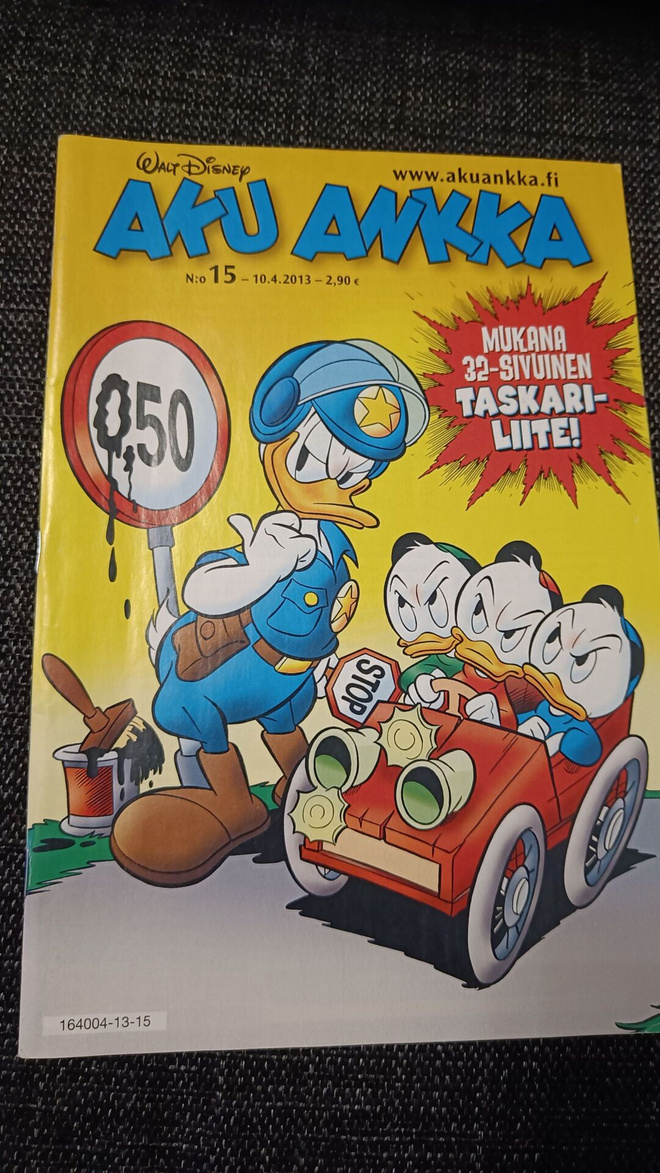 Aku Ankka n.15 2013 liite mukana