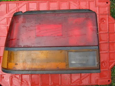 Toyota Corolla vasen  takavalo