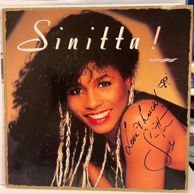 Sinitta lp nimikirjoituksella