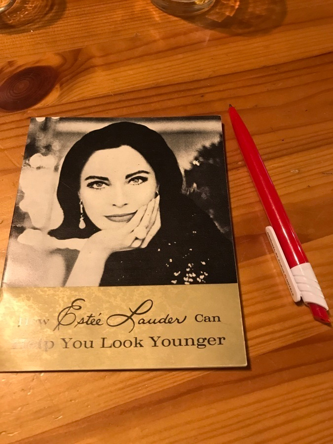 Estee Lauder-mainos