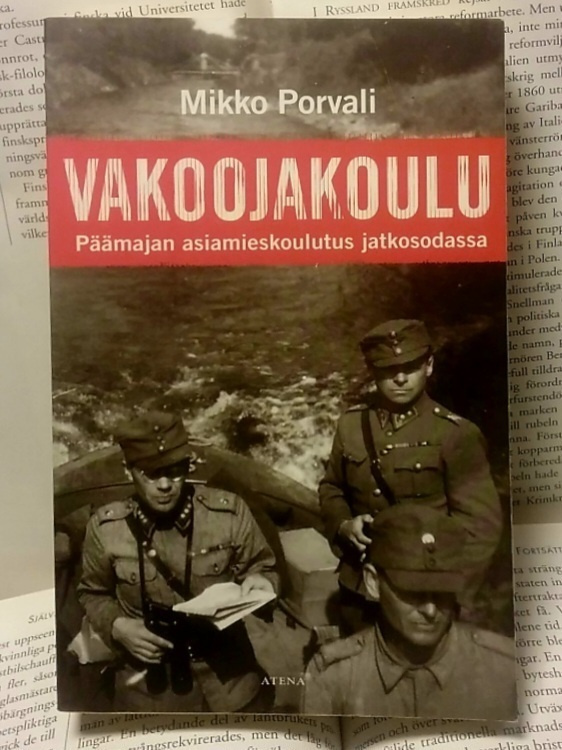 Mikko Porvali - Vakoojakoulu (pokkari)