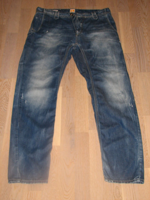 HUGO BOSS 32/34 FARKUT