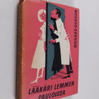 Richard Gordon : Lääkäri lemmen pauloissa - pikkukuva 1