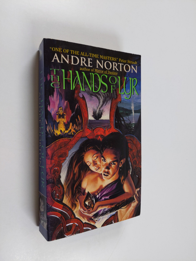 Andre Norton : The Hands of Lyr