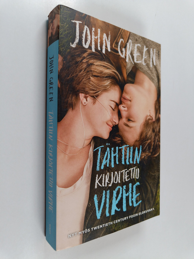 John Green : Tähtiin kirjoitettu virhe