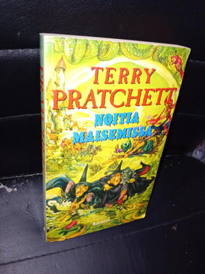 Terry Pratchett : Noitia maisemissa ( SIS POSTIKULU )