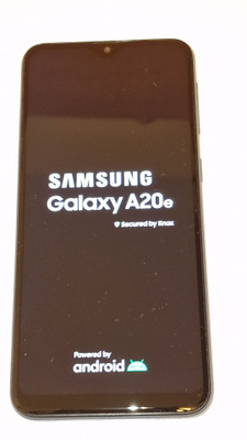 Samsung Galaxy A20e, 32 Gt, sininen SIS POSTIT