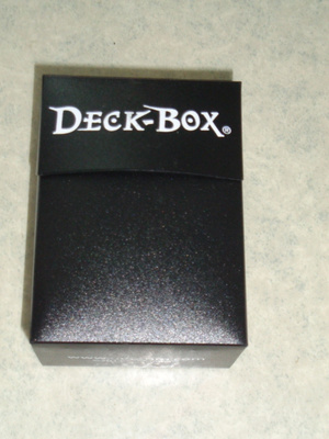 Yu-Gi-Oh Deck-Box ja kaksi pelipakkaa