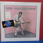 NEIL YOUNG - EVERYBODYS ROCKIN M-/M- EU -83 LP - pikkukuva 1
