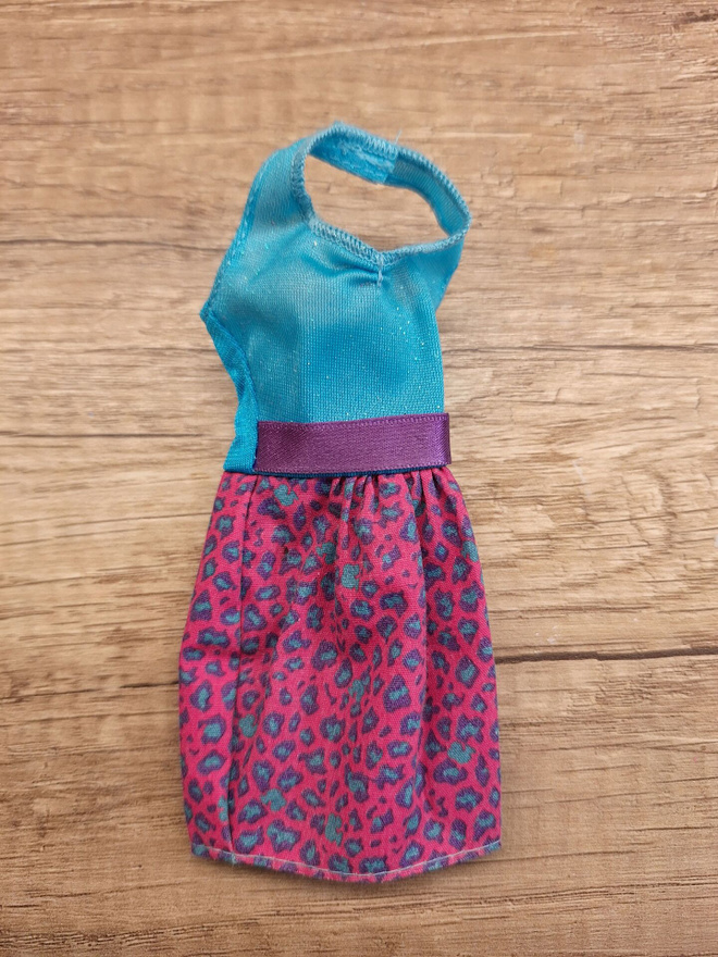 Barbie pinkki sininen mekko