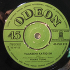 Veikko Tuomi: Taakseni katso en/ Musta ruusu 7" - pikkukuva 3