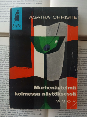 Agatha Christie - Murhenäytelmä kolmessa näytöksessä (nid.)
