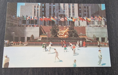 Rockefeller Plaza Ice Skating Rink, New York, N.Y.+2 postim.