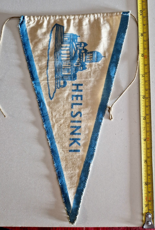 Helsinki vintage iso matkailuviiri. Todella vanha harvinaine