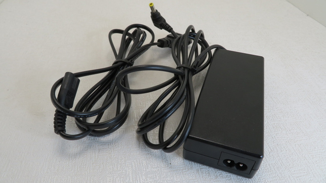 Fujitsu Lifebook laturi 19V 4.22A 80W / Amilo
