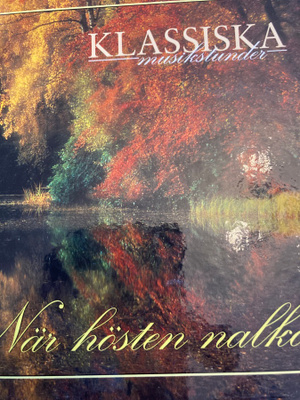 KLASSISKA MUSIKSTUNDER - NÄR HÖSTEN NALKAS