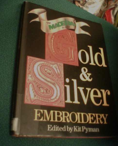 Pyman: Gold & Silver EMBROIDERY (Sis.postikulut)