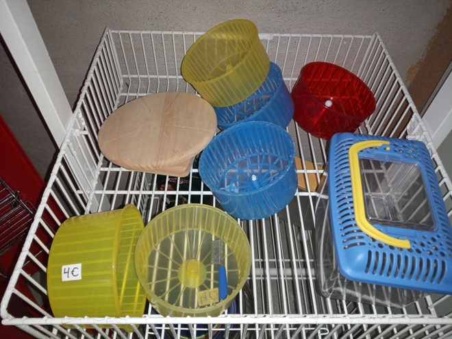 Juoksupyöriä, kuljetusboxi ja juoksulautanen