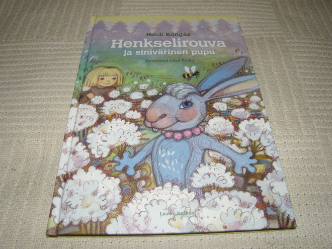 Köngäs Henkselirouva ja sinivärinen pupu