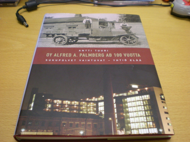 Antti Tuuri: Oy Alfred A. Palmberg Ab 100 vuotta - Sukupolve
