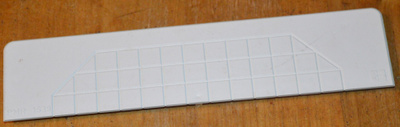 Muovinen peitelevy / sisäkansi (PMR 1539), koko 17,5 × 4 cm
