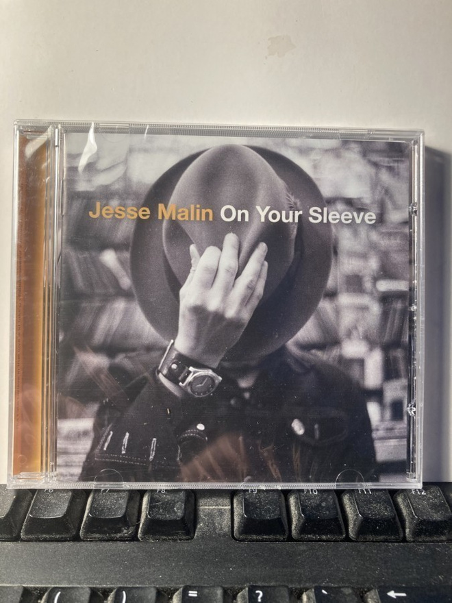 JESSE MALIN: On Your Sleeve, CD, muoveissa