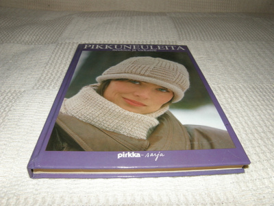 Pikkuneuleita neuloen ja virkaten
