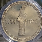 Talvisota 1939-1940. Kullanvärinen kolikko kapselissa. Halka - pikkukuva 2