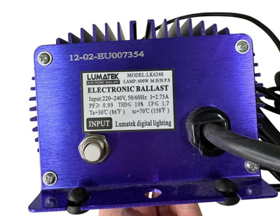 Lumatek LK6240 kasvivalon virtalähde.