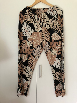 Olohousut naiselle L-XL