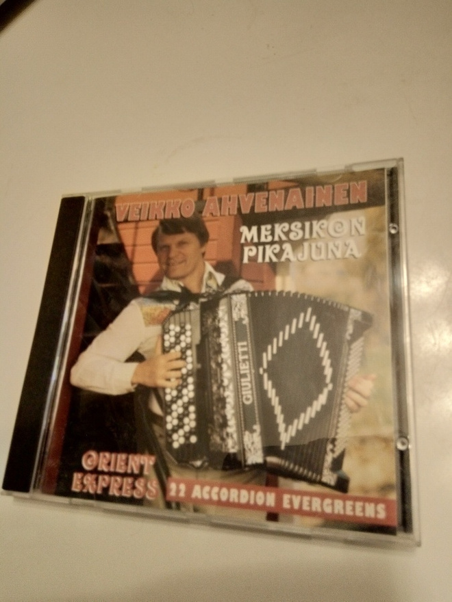CD Veikko Ahvenainen: Meksikon pikajuna (+Nimmari!) Sis.pk:t