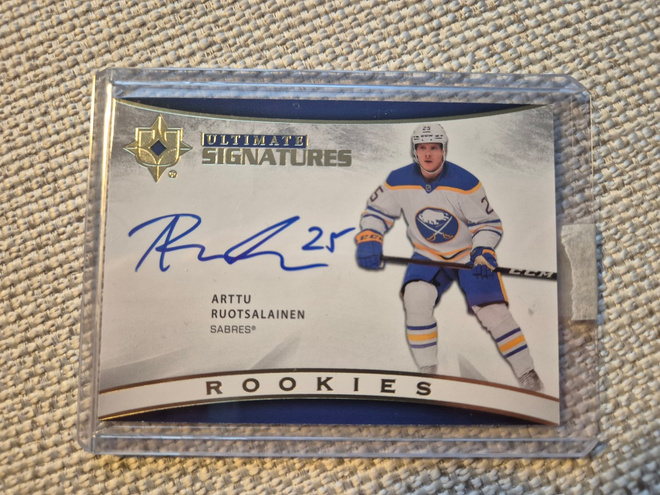 Arttu Ruotsalainen - Ultimate 2021-22 - Rookies auto