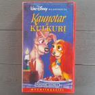 VHS: Kaunotar ja Kulkuri (Walt Disney Klassikoita 1956/?) - pikkukuva 1