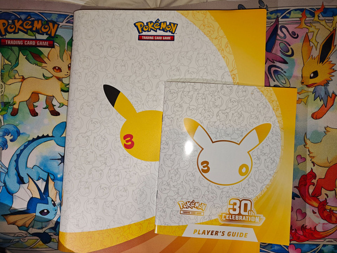Pokemon 30th celebration peruskortit