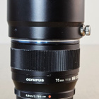 == Zuiko 75mm f/1.8 ED MSC (musta) - pikkukuva 1