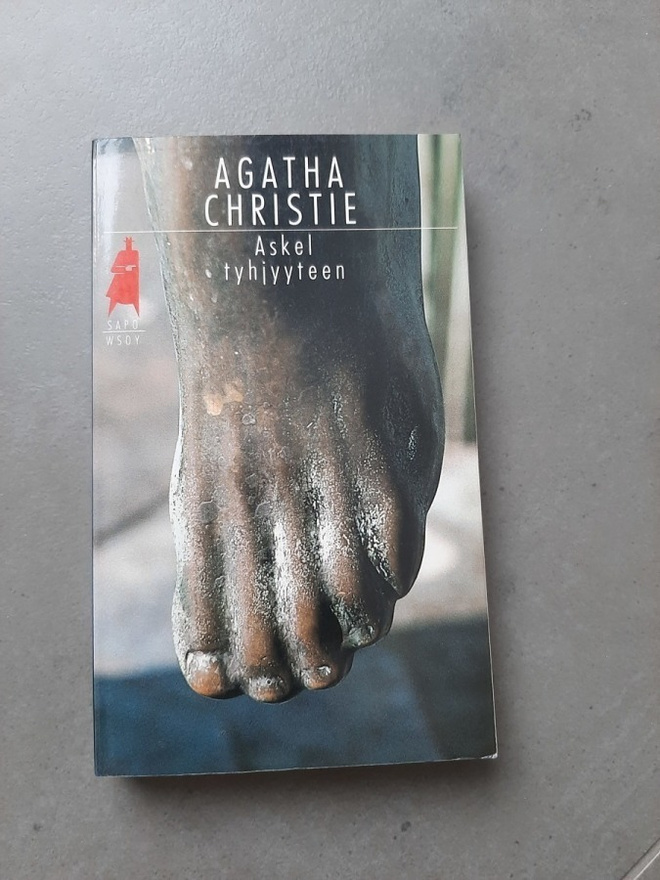 Christie: Askel tyhjyyteen (SAPO 3)