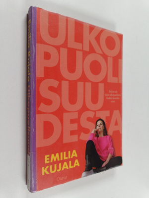 Emilia Kujala : Ulkopuolisuudesta