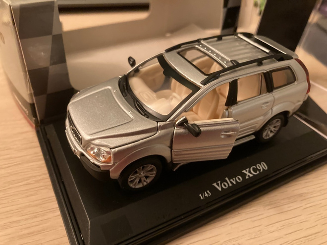 Volvo xc90 1/43. Laadukas promomalli