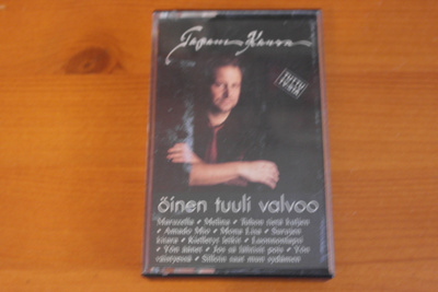 Tapani Kansa:Öinen tuuli valvoo C-kasetti.