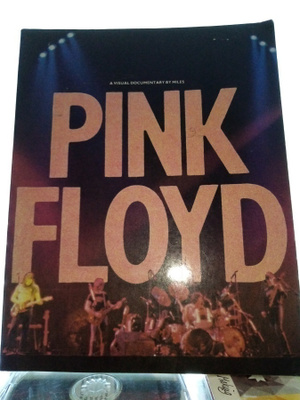 PINK FLOYD A VISUAL DOCUMENTARY BY MILES ( SIS POSTIKULU