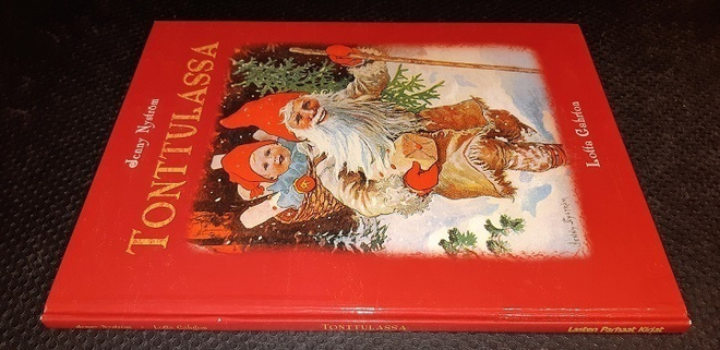Tonttulassa (kuv. Jenny Nyström)
