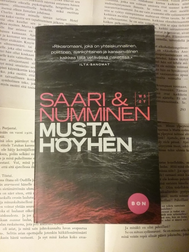 Saari & Numminen - Musta höyhen (pokkari)