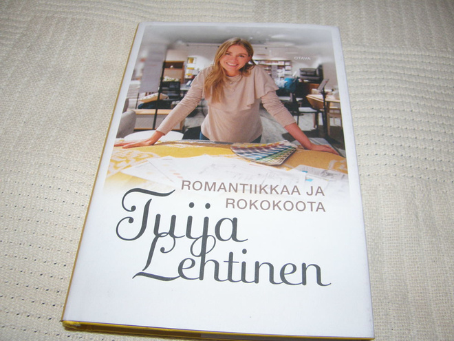 Tuija Lehtinen Romantiikkaa ja rokokoota  -sid