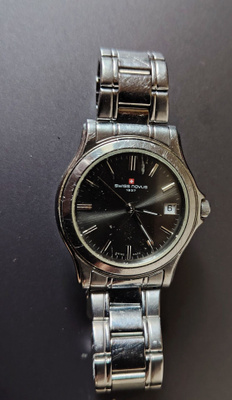 Swiss Novus kello
