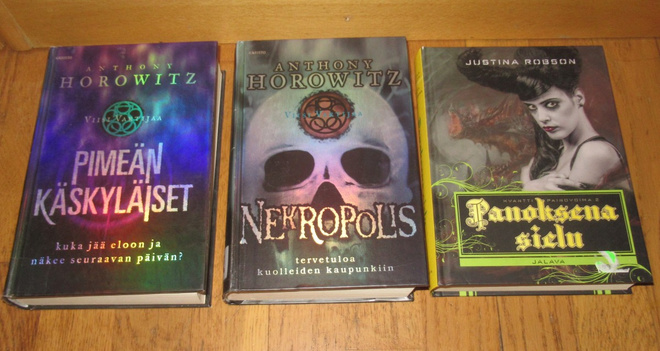 3 kpl:n paketti scifi ja fantasia