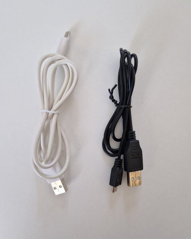 2 kpl Micro USB 2.0 kaapelit