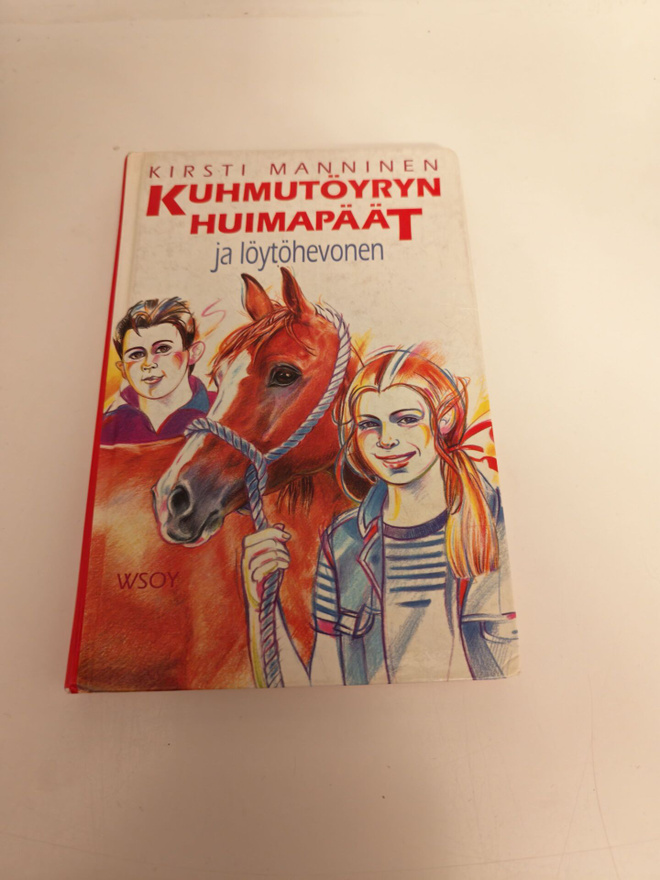 Kirsti Manninen; Kuhmutöyryn huimapäät ja löytöhevonen