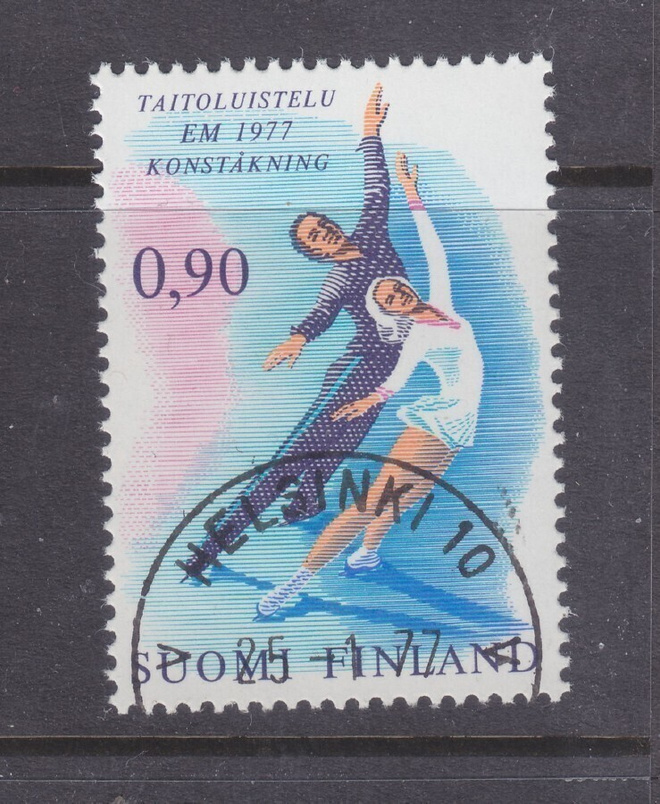 1977 Taitoluistelu loistoleimalla.