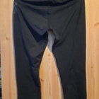 Mustat legginsit tekstillä - pikkukuva 2