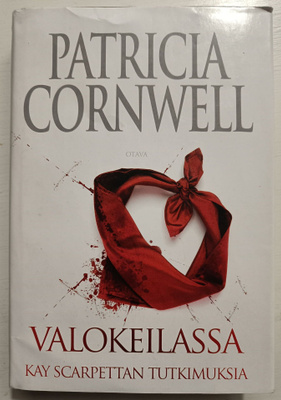 Patricia Cornwell: Valokeilassa